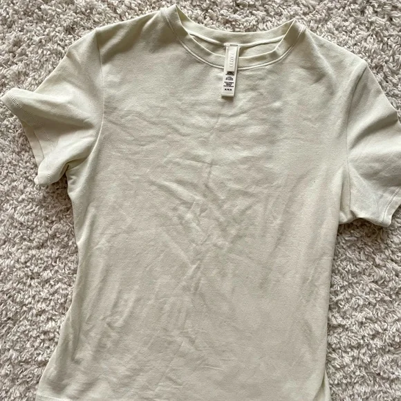 SKIMS Bone Cotton Jersey Tee - Picture 8 of 9